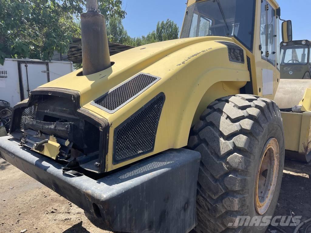 Bomag 226-4 Tek tamburlu silindirler