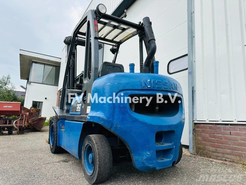 Nissan FGD 02A-300 Dizel forkliftler