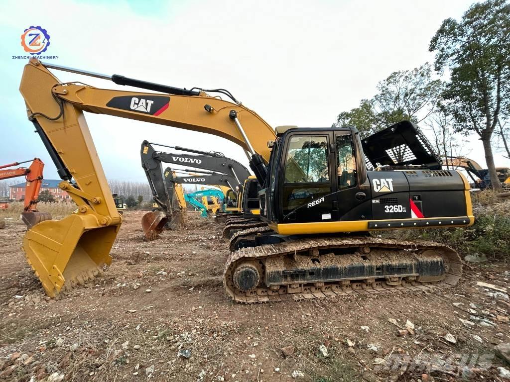 CAT 326 D Paletli ekskavatörler