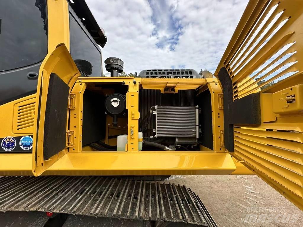 Komatsu PC 220 Paletli ekskavatörler