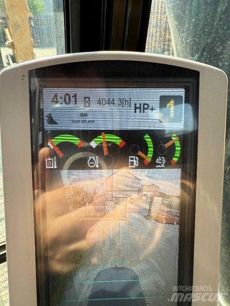 CAT 326 F L Paletli ekskavatörler