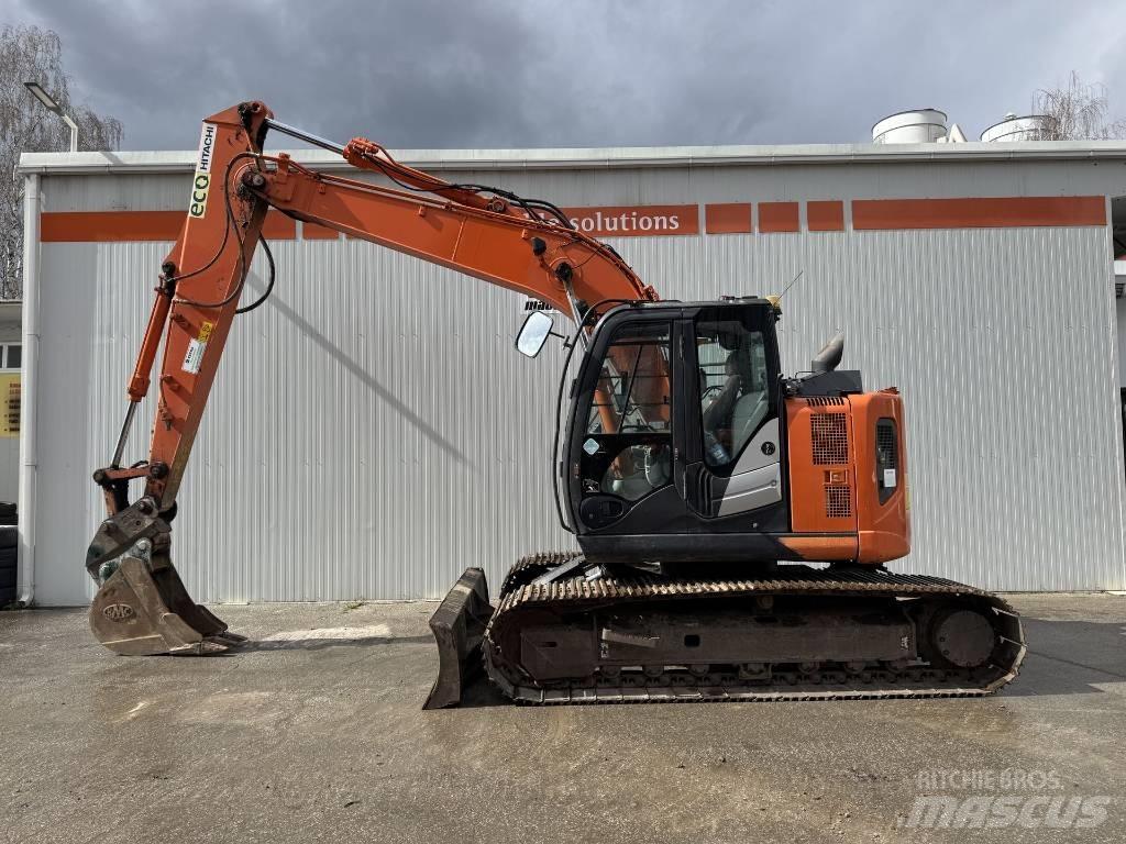 Hitachi ZX 135 US-6 Paletli ekskavatörler