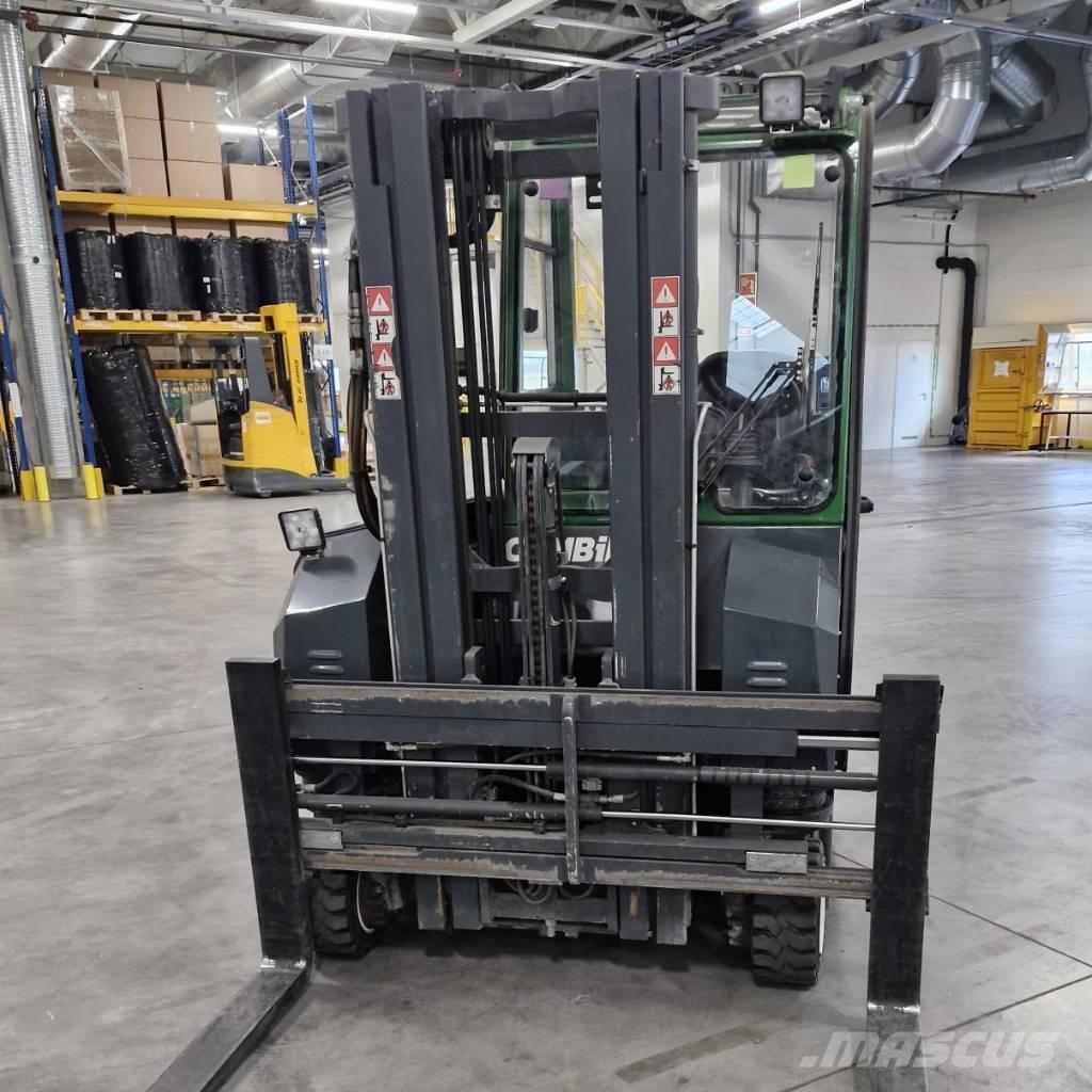 Combilift CBE2500 4 yönlü reach truck