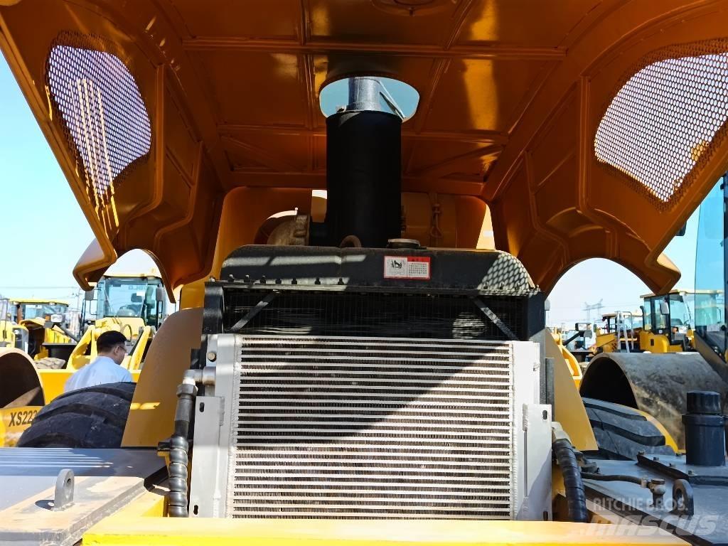XCMG XS 223 J Tek tamburlu silindirler