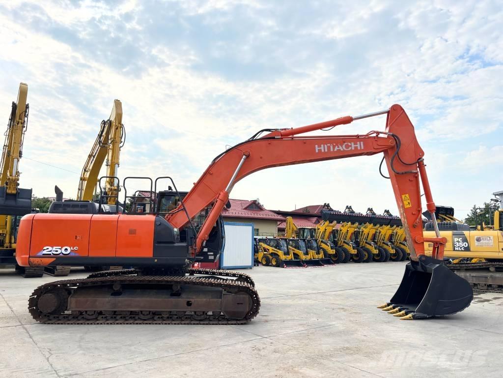 Hitachi ZX 250 LC-6 Paletli ekskavatörler