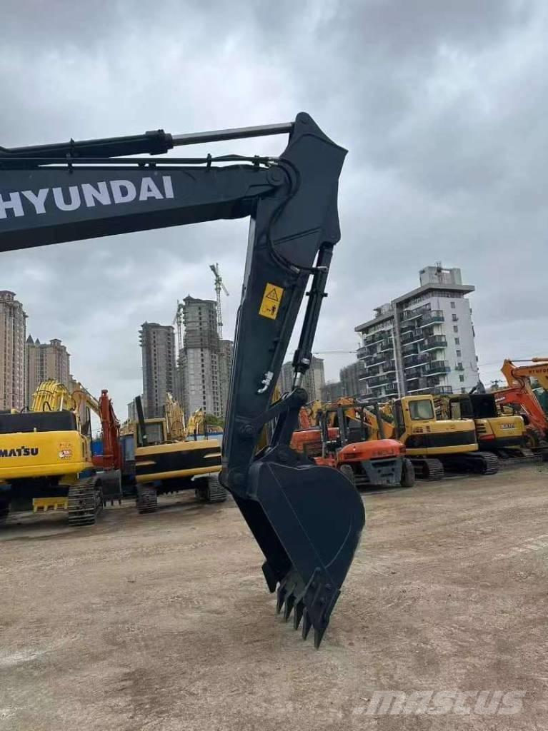 Hyundai 225LC-9T Paletli ekskavatörler