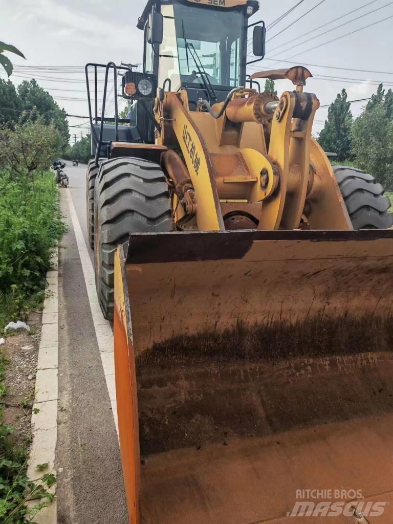 SEM 655D charger Tekerlekli yükleyiciler