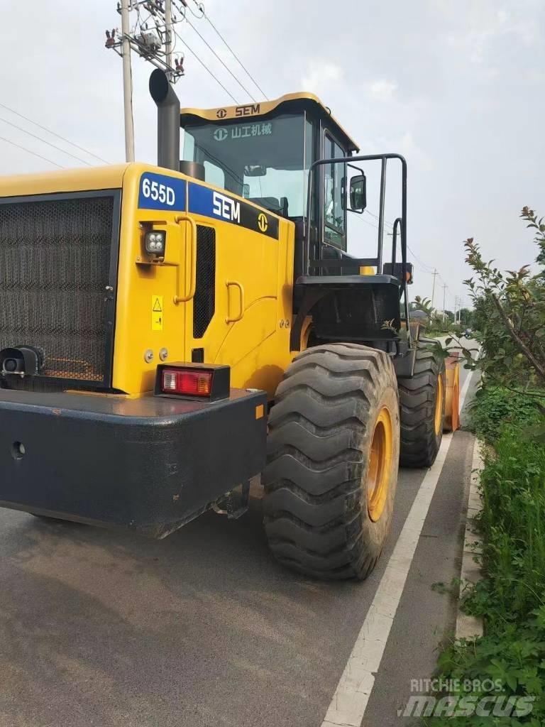 SEM 655D charger Tekerlekli yükleyiciler