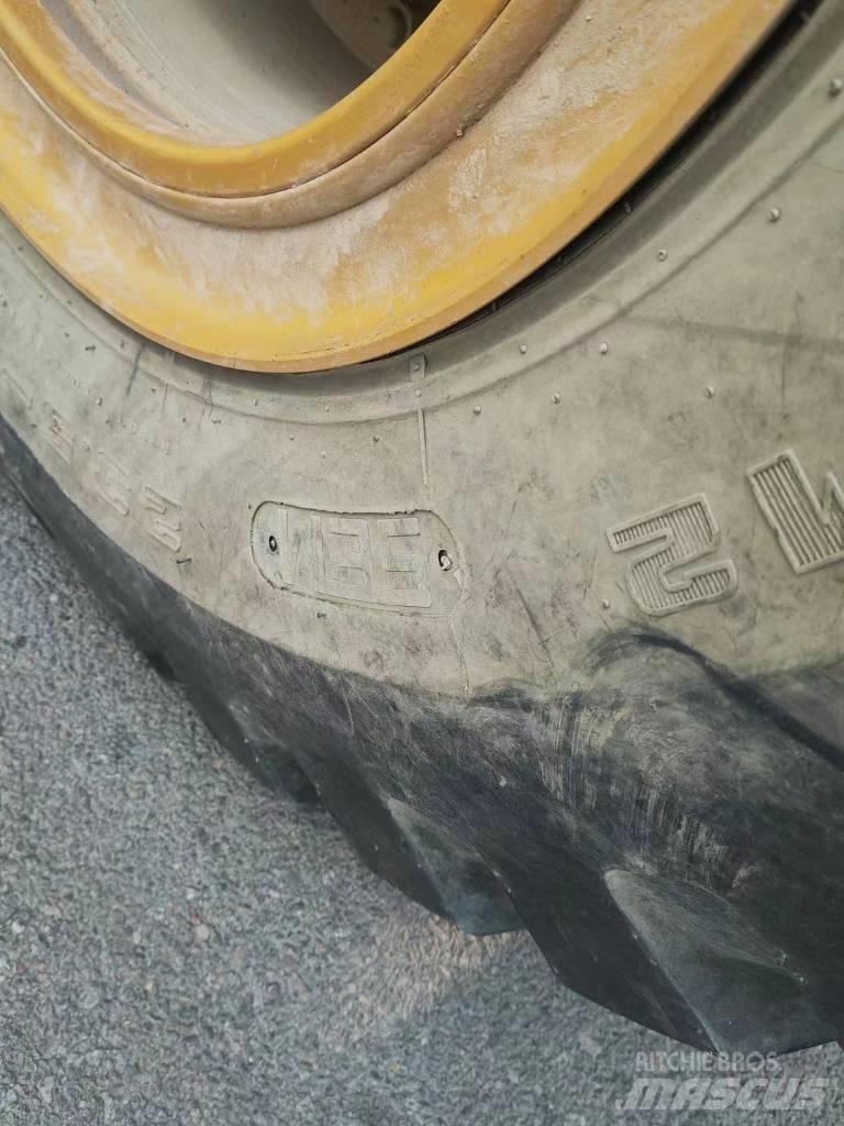 SEM 655D charger Tekerlekli yükleyiciler