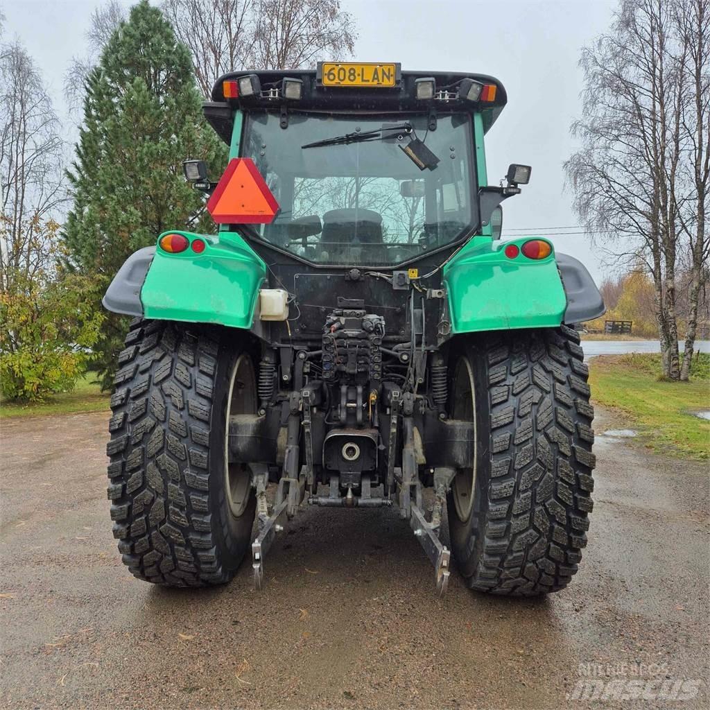 Valtra T182 Versu Traktörler