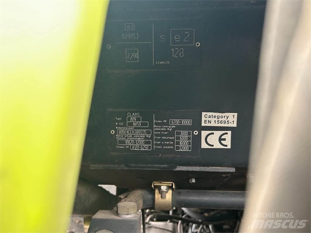 CLAAS Axion 810 Traktörler
