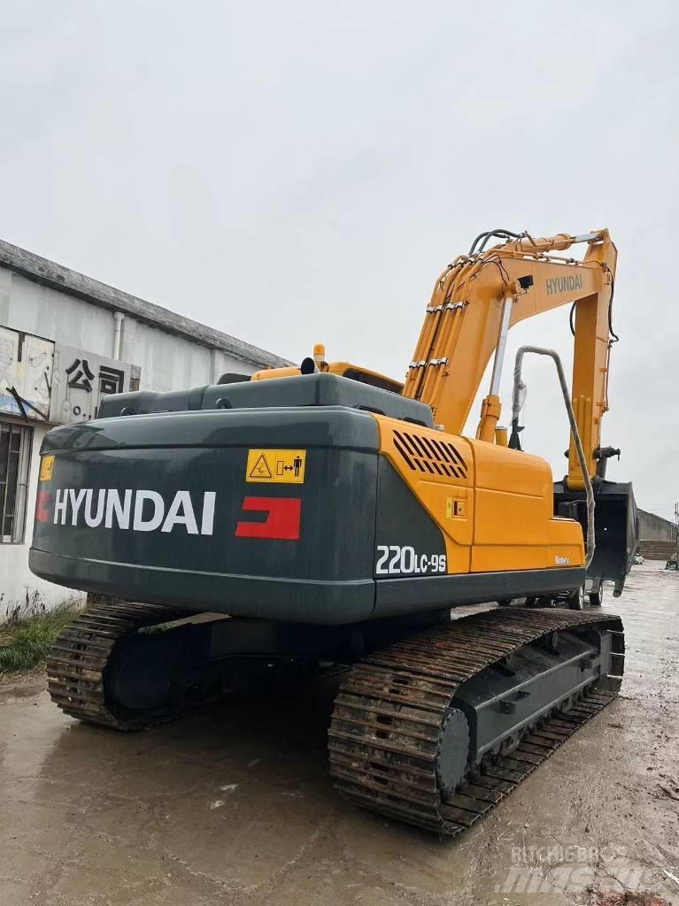 Hyundai R220LC-9S Paletli ekskavatörler