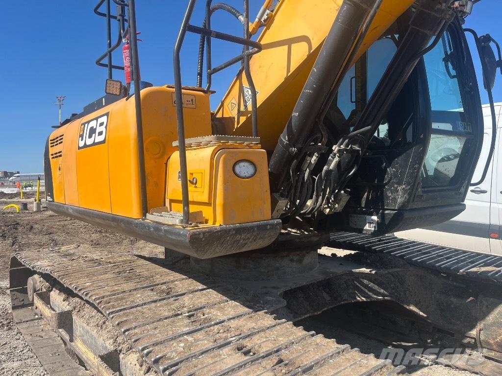 JCB JS 220 LC Paletli ekskavatörler