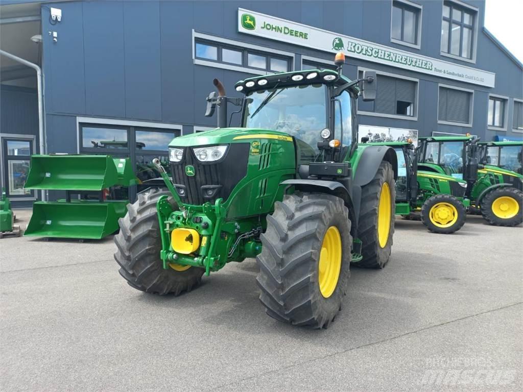 John Deere 6215R Traktörler