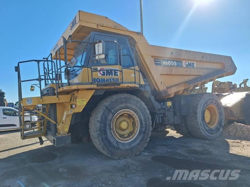 Komatsu HD605-7EO Yol disi kaya kamyonu