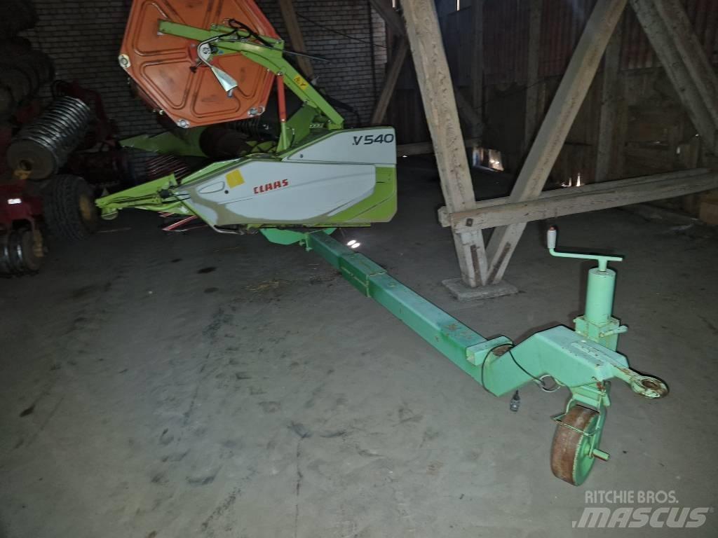 CLAAS Tucano 320 Biçerdöverler