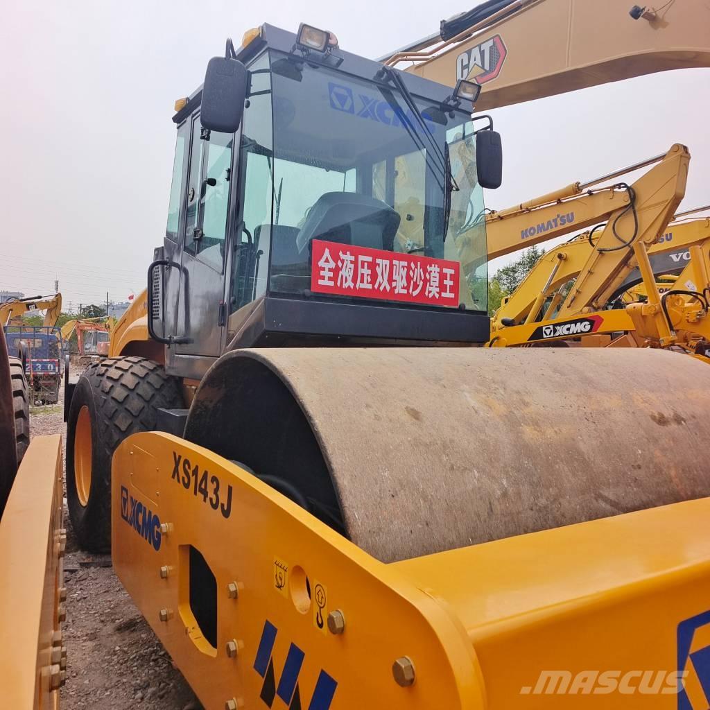 XCMG XS 143 J Tek tamburlu silindirler