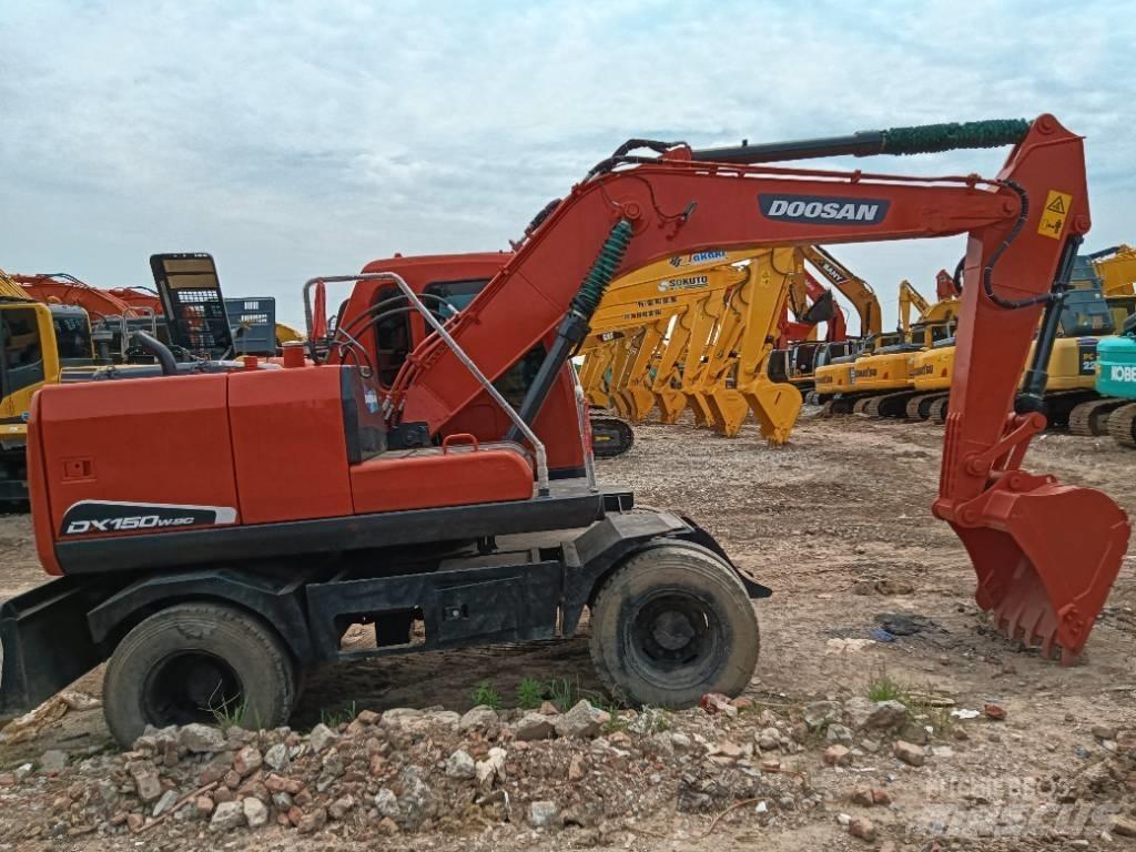 Doosan DH 150 W-7 Paletli ekskavatörler