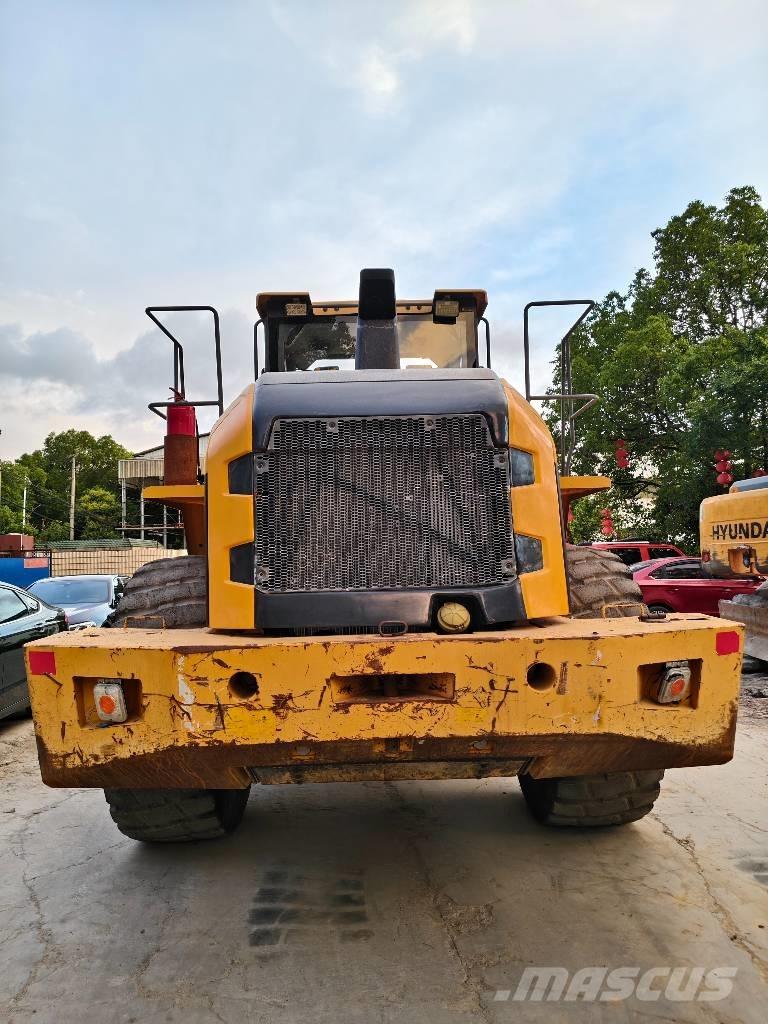 Volvo L 120 Tekerlekli yükleyiciler