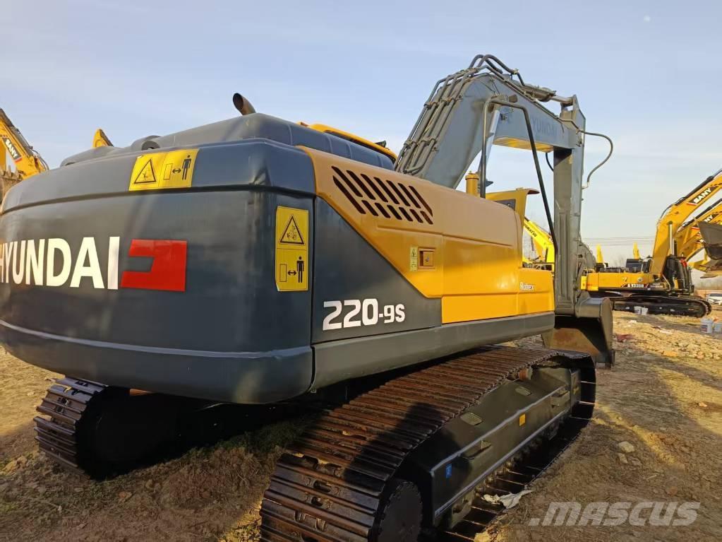 Hyundai 220-9s Paletli ekskavatörler
