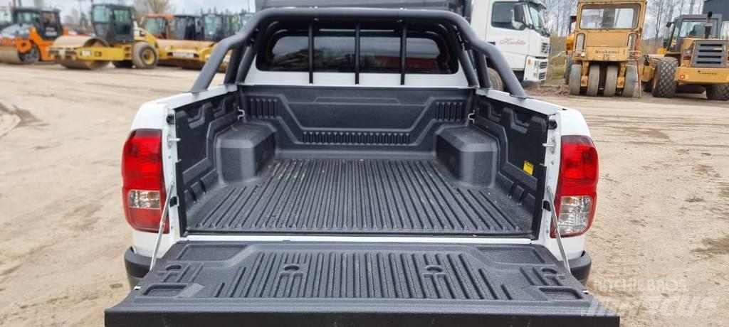 Toyota Hilux Pikaplar