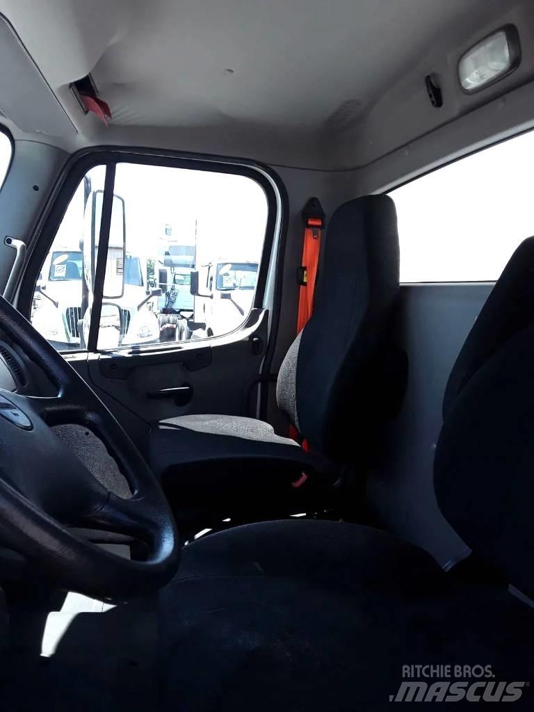 Freightliner M2 İçecek kamyonları