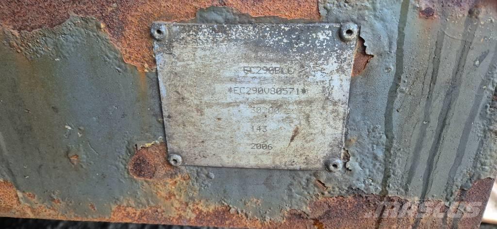 Volvo EC 290 B LC Paletli ekskavatörler