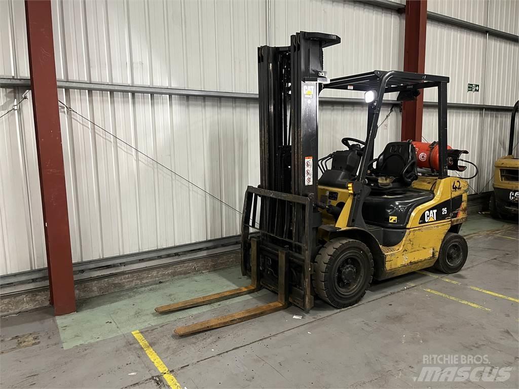 CAT GP25NT LPG'li forkliftler