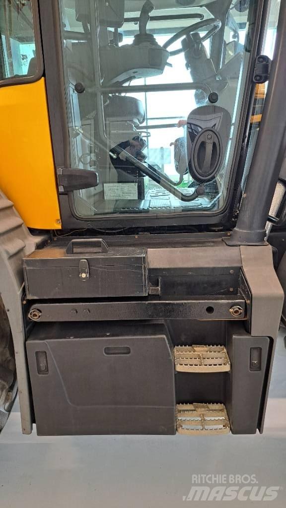 JCB Fastrac 4220 Traktörler