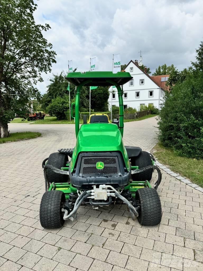 John Deere 8700 A Fairway çim biçme makineleri