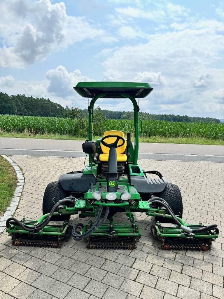 John Deere 8700 A Fairway çim biçme makineleri