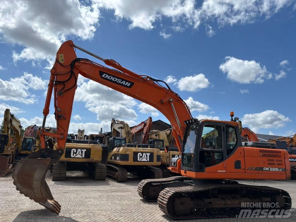 Doosan DX 225 LC-3 Paletli ekskavatörler
