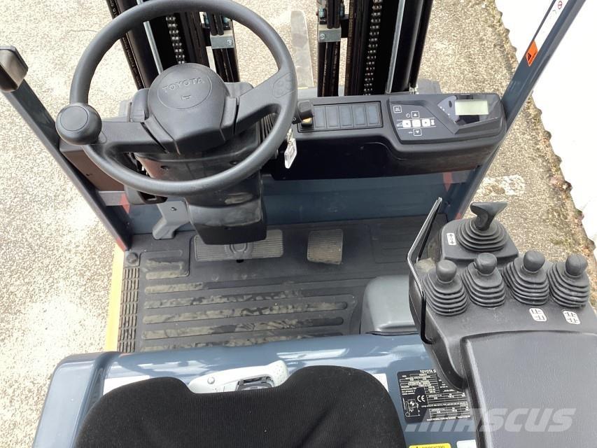 Toyota 7FBEST13 Elektrikli forkliftler