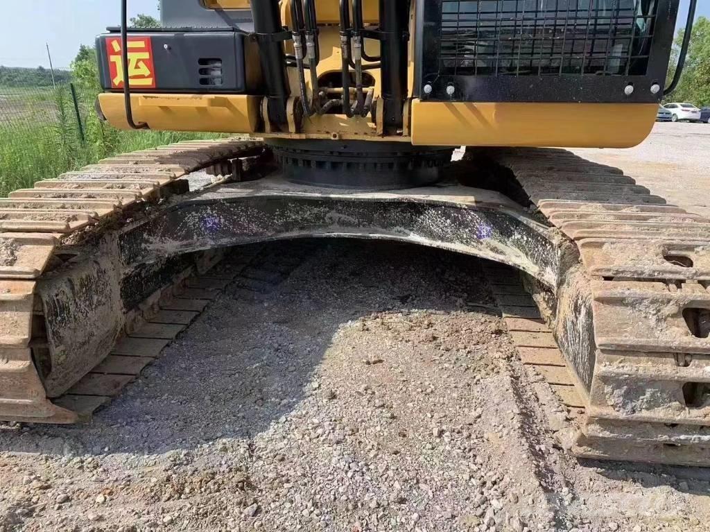 CAT 323 D Paletli ekskavatörler