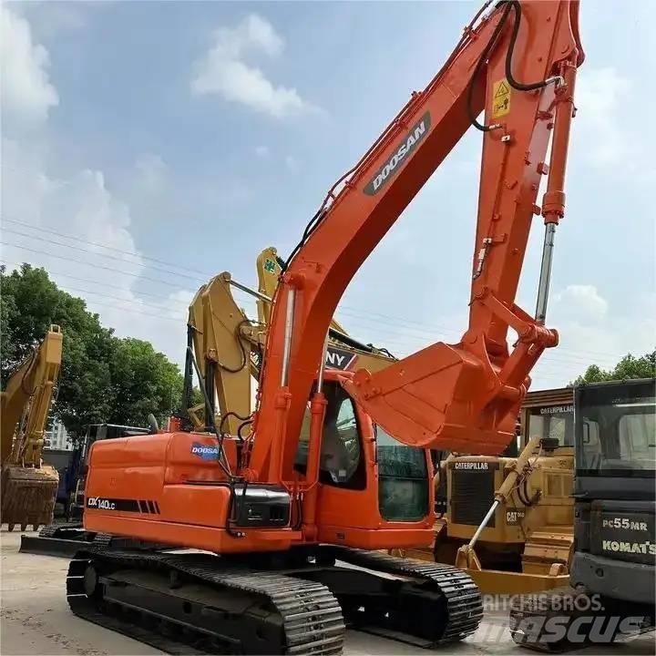 Doosan DX 140 LC Paletli ekskavatörler