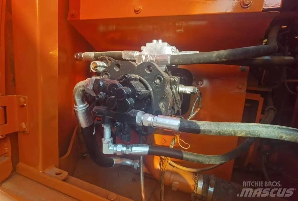 Doosan DX 140 LC Paletli ekskavatörler