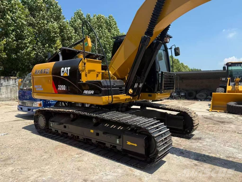 CAT 320 D Paletli ekskavatörler
