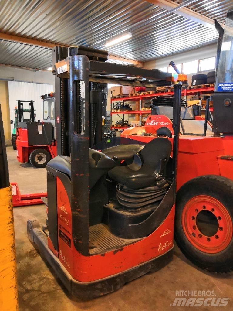 Linde R14AC Reach truck - depo içi istif araçları