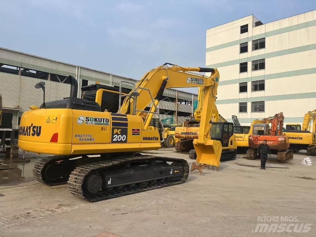 Komatsu PC 200-8N1 Paletli ekskavatörler