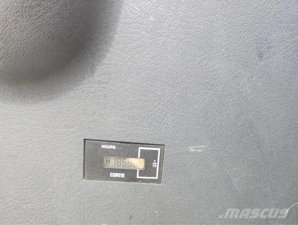 Hyundai Robex 300 LC Paletli ekskavatörler