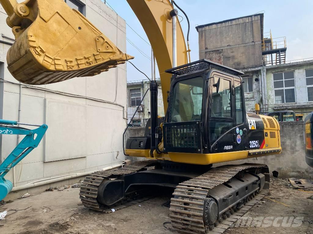 CAT 325 CL Paletli ekskavatörler