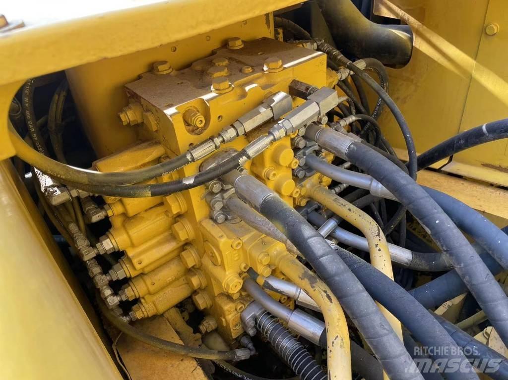 Komatsu PC 220-7 Paletli ekskavatörler