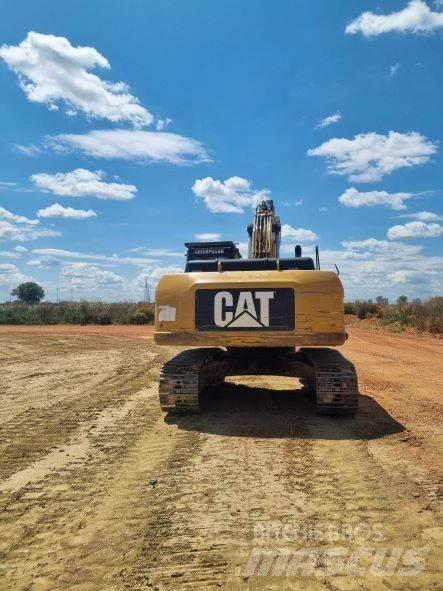 CAT 324 D Paletli ekskavatörler