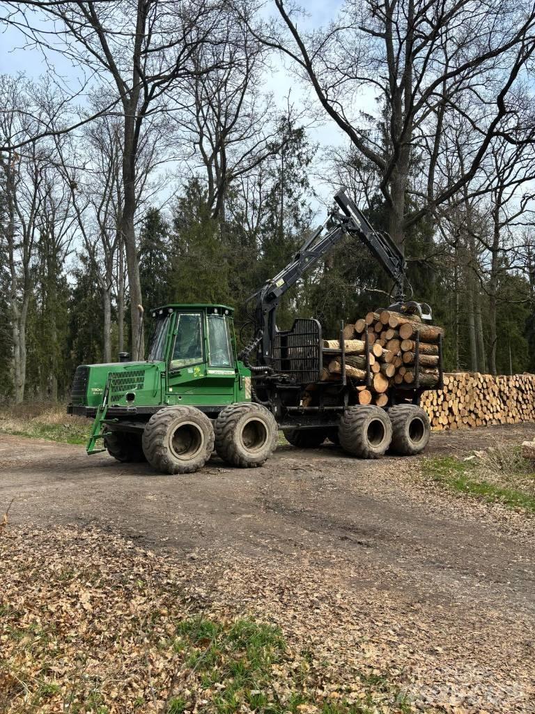 John Deere 1110 D Tomruk yükleyici traktörler