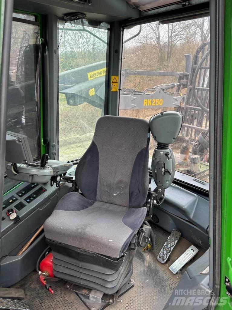 John Deere 1110 D Tomruk yükleyici traktörler