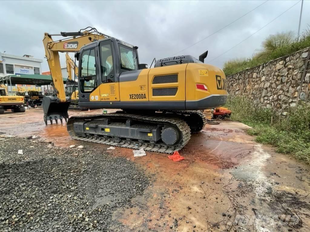 XCMG XE 200 DA Paletli ekskavatörler