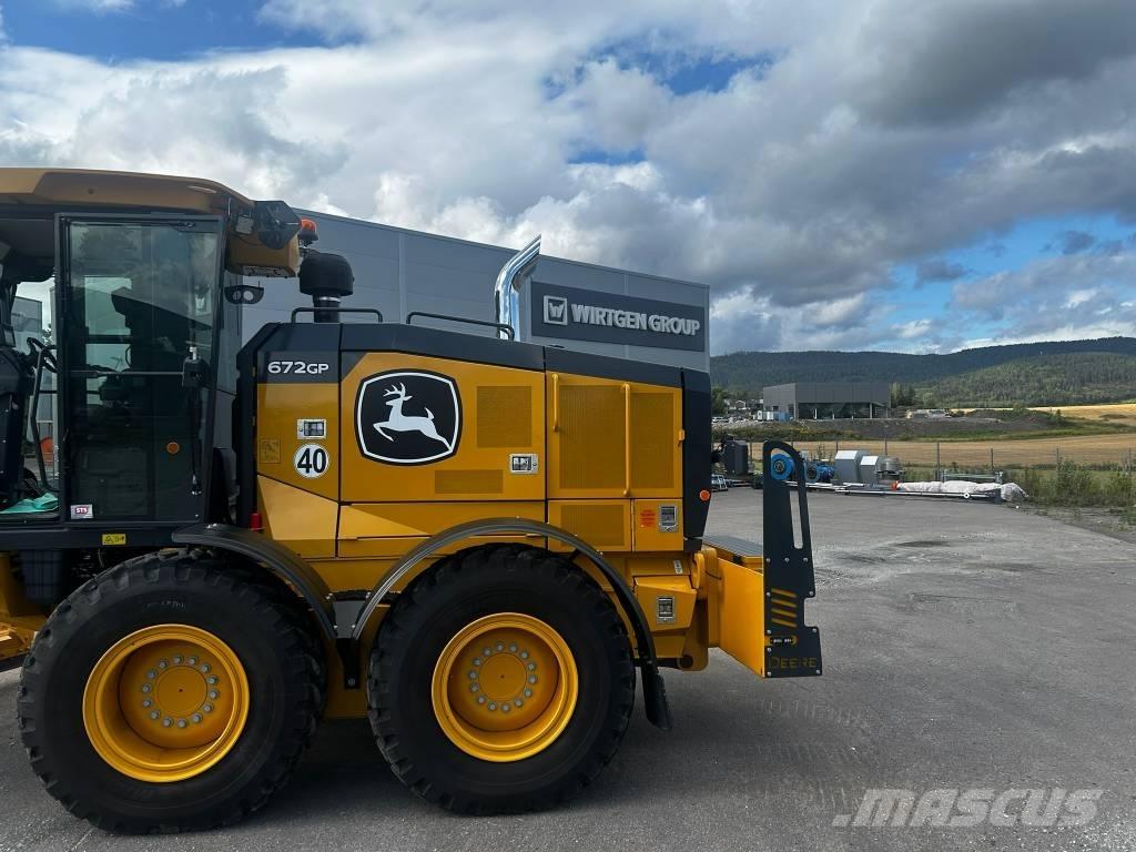 John Deere 672 GP Greyderler