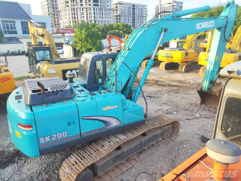 Kobelco SK 200-8 Paletli ekskavatörler