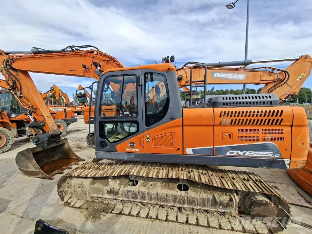 Doosan DX 225 LC-5 Paletli ekskavatörler