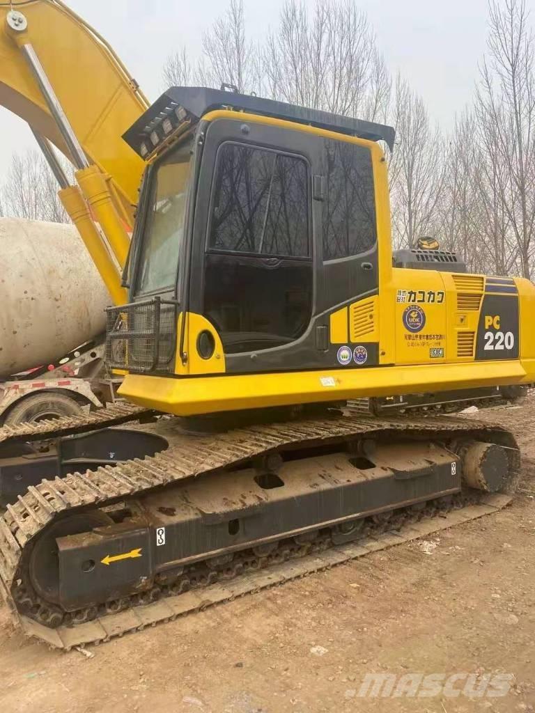 Komatsu PC 220-8 Paletli ekskavatörler